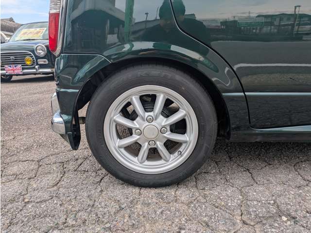 ローダウンしていますが車検対応なので安心してお乗り頂けます！