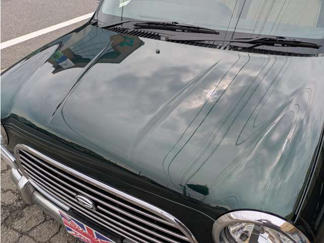 ボンネットも綺麗な状態です！