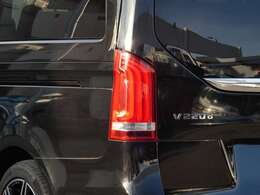 （LEDインテリジェントライトシステム・クロスウィンドウアシスト・リアクロストラフィックアラート）＆専用19インチアルミホイール＆MBUX等豪華装備です！！　2.2L直列4気筒直噴ディーゼルエンジンと