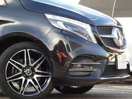 電子制御7速ATがダイナミックなレスポンスによる爽快なドライビングフィールと高い静粛性の走りを演出してくれます！！　さらに便利な純正メモリーナビ（タッチインターフェイス）・地デジ・360°カメラ・