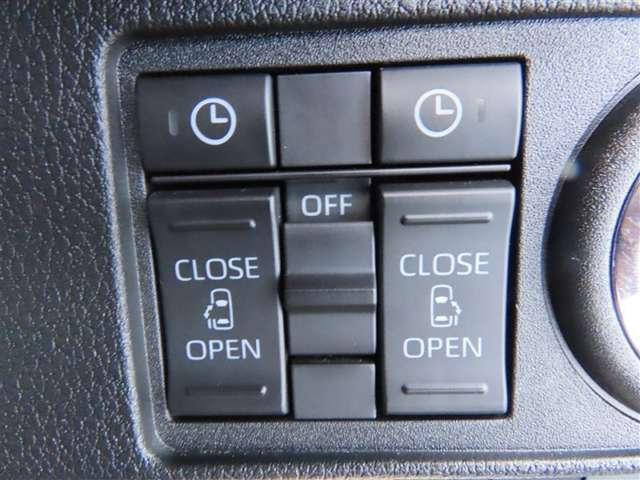 （両側パワースライドドア）乗り降りラクラク！操作一つで自動で両側スライドドアが開閉できます！