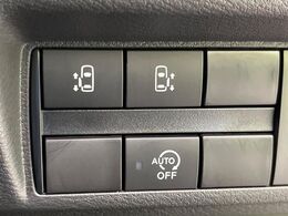 【両側パワースライドドア】スマートキーや運転席のスイッチで後席両側スライドドアの開閉が可能♪電動だから力を入れてドアを開ける必要が無く、小さなお子様でも簡単に開け閉めでき快適です♪