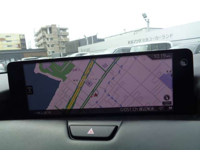 ナビ付きです。遠出の際の安心感が違います。心に余裕を持って安全ドライブ。
