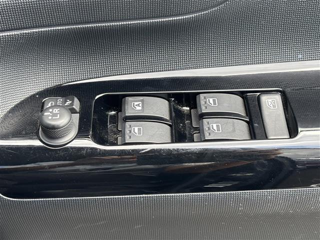 気になる車はすぐにお問い合わせください！右のカーセンサー専用無料ダイヤルから、専門スタッフがお車のご質問にお答えいたします！