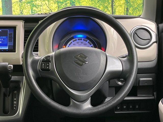 【ステアリングスイッチ】運転中、前方から目線をそらすことなく、オーディオ等の操作が可能な便利機能！安心＆快適なドライブを演出してくれます♪