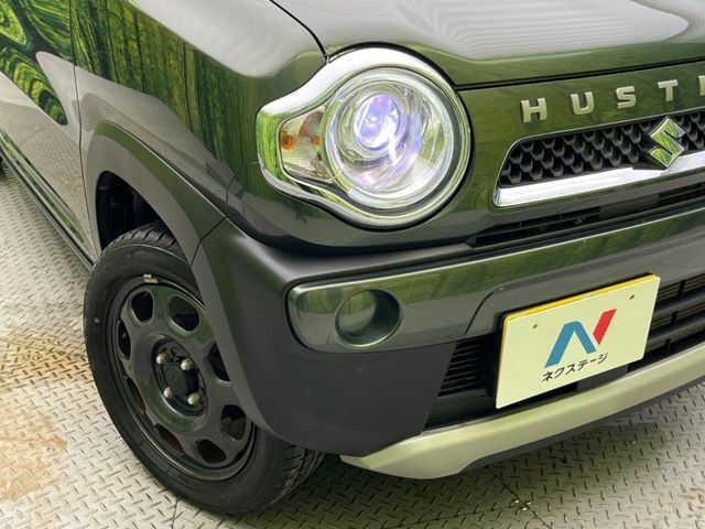 【HIDヘッドライト】非常に明るく前方を照らしてくれるので、悪天候や夜間の走行時も視界良好で安心してお乗りいただけます。