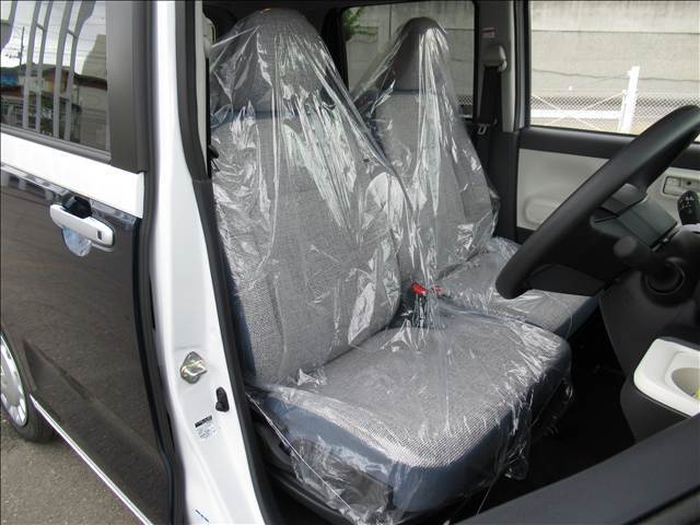 もちろん車内はきれいです☆中古車と違って使用感が全くないのは魅力の一つだと思います。