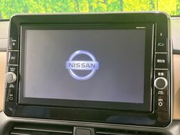 【純正ナビ】人気の純正ナビを装備。オーディオ機能も充実しており、Bluetooth接続すればお持ちのスマホやMP3プレイヤーの音楽を再生可能！毎日の運転がさらに楽しくなります！！