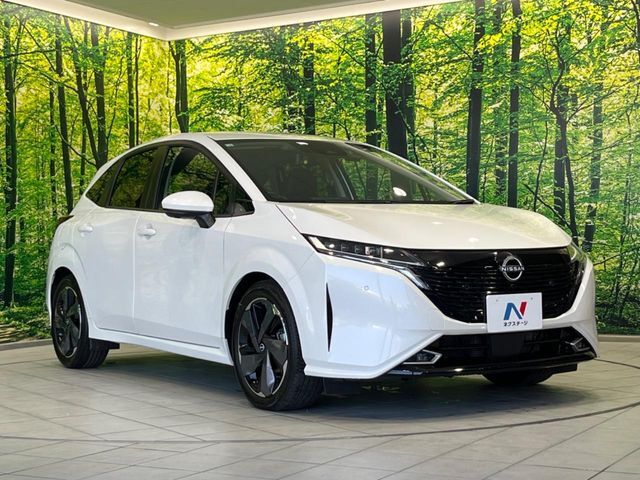 大好評のボディコーティング「弾スプラッシュコート」もご納車までに施工可能。通常のガラスコートと異なる、耐久年数6年の無機質ガラスコーティングが、ボディをキレイな状態に保ってくれます。