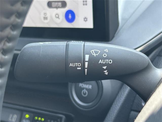 【運転席操作部】『運転席周辺の装備』の画像になります。快適なドライブを楽しむための機能が装備されています！運転席から触れるので使いやすいです！