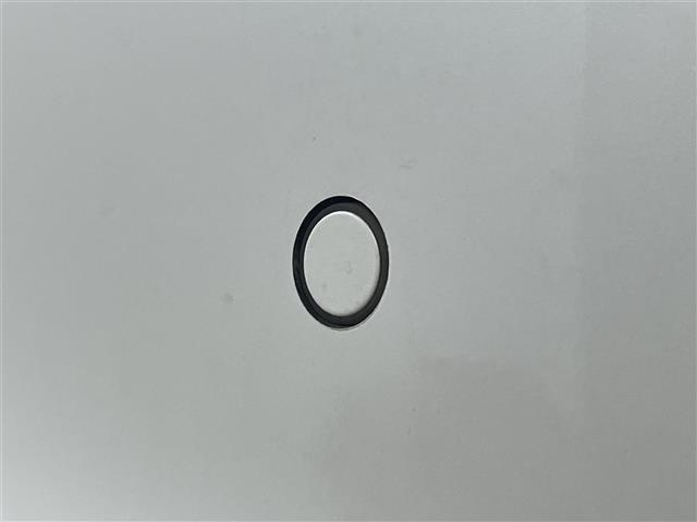 【コーナーセンサー】障害物が近づくと音で教えてくれます。また、近づけば近づくほど音も変わりより分かりやすくなっております。