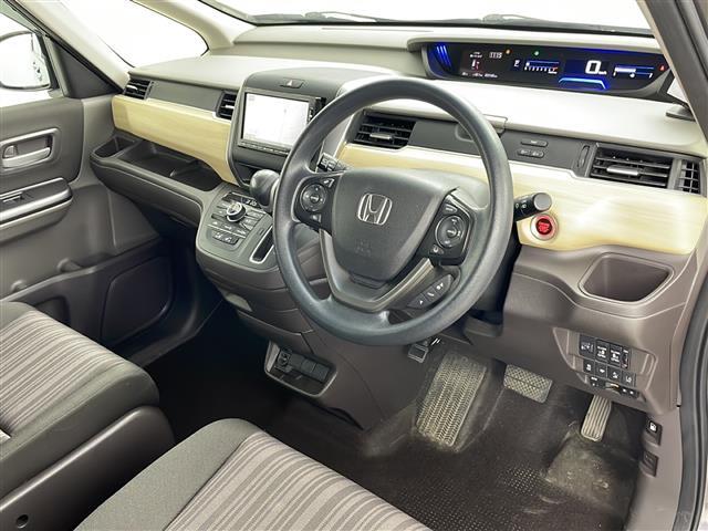 【インパネ全体】全方位で視界が広く、高い目線で運転もしやすいです！