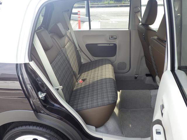 使用感が少なく、清潔な車内なので気持ちよく乗って頂けます。