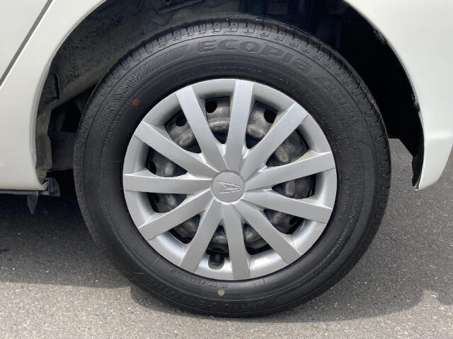 ナオイオートでは自動車保険（あいおいニッセイ同和、損保ジャパンなど）も取り扱っております。当社は自社鈑金工場を併設しております。自動車保険も含めてお客様のカーライフをサポートさせて頂きます！