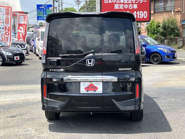愛車をいつまでも美しく♪ ボディコーティングも承っております。ワックス不要、水洗いだけで簡単に汚れが落とせます♪　お車のご購入と同時の施工をオススメ☆
