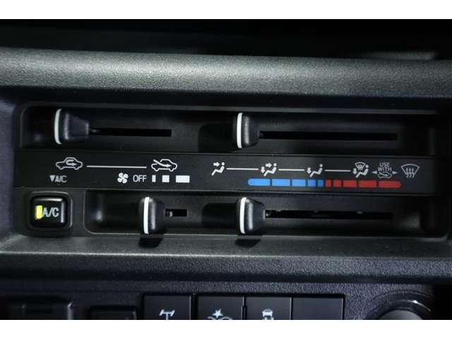 簡単操作のエアコンで、室内快適です！