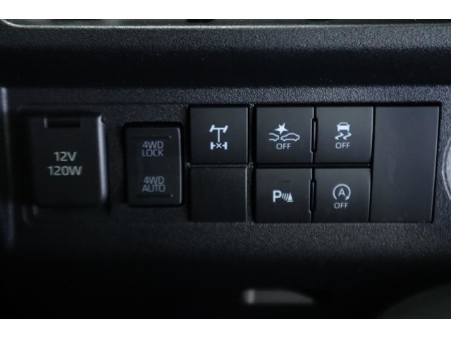 アイドリングストップ機能がついているので、停車時にエンジンを止めて燃料消費を抑えます。