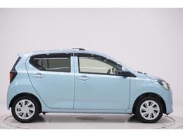 県内13店舗にて常時500台以上ダイハツ車を展示中です。見て、触って、納得のいく一台をぜひ見つけてください。