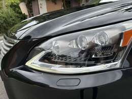 3眼LEDヘッドライト付きです。