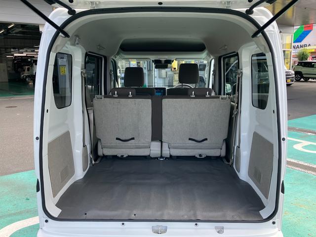 リヤ荷室です！