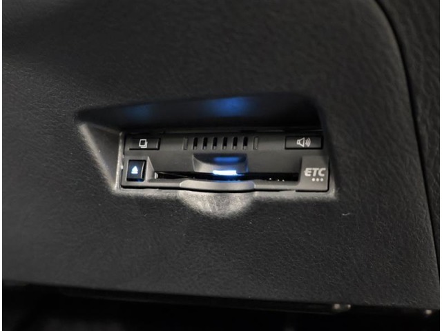ETC車載器付きです。高速道路の料金所もスムーズに通過できます。