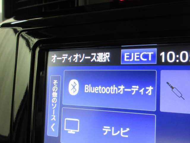 Bluetoothオーディオ対応可。お持ちのスマホやiPodなどとBluetooth接続して外部機器内の音楽などを車内で楽しめます。