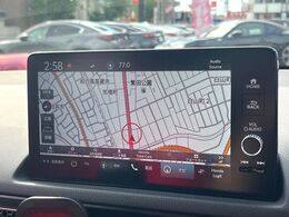 【メーカー純正ナビ】インテリアに溶け込むスタイリッシュな「専用設計」メーカーナビを装備♪視認性や操作性など基本性能にも優れ、より上質なカーライフをお楽しみいただけます。