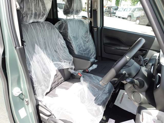 乗り心地の良い運転席、助手席シート！ロングドライブも楽にできます！