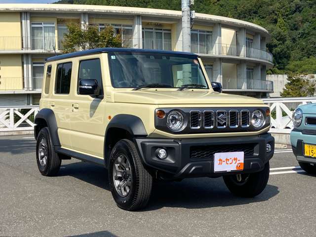 新車側展示場には試乗可能な未使用車をラインナップをしいつでも乗って納得を提供しています新しい装備が充実した試乗車をぜひ♪新しいがすぐそばにあるお店です。最長3年の安心保証もございます。