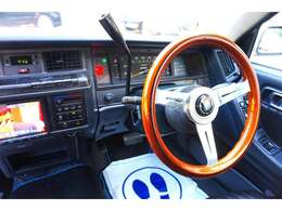 ステアリングは大人なナルディクラシック(33Φ)に交換済み☆もちろん純正のステアリングも一緒にお渡しさせて頂きます☆