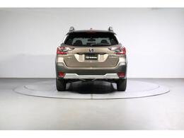 後退時ブレーキアシスト。後退時 車体後部に装着されたソナーセンサーが障害物を検知。衝突の危険がある場合はブレーキをかけ 被害を軽減又は防止します。