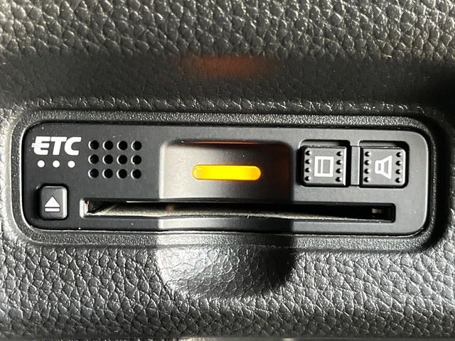 【ETC】高速道路の料金所をストレスなく通過！話題のスポットやサービスエリアに多い「スマートIC」利用時は必須のアイテムです。当店でセットアップを実施、ご納車当日からすぐにご利用いただけます！