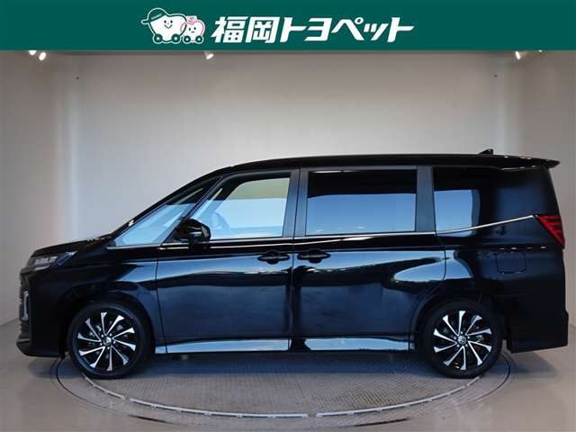 トヨタの7人のりミニバン、ノアハイブリッド　S-Zが入荷しました。