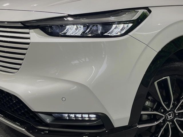 【シーケンシャルターンランプ付きLEDヘッドライト】人気の『流れるウィンカー』付きのLEDヘッドライトを装備♪高級感はもちろん、点灯時は存在感たっぷりで他車からも認識されやすく安心です。