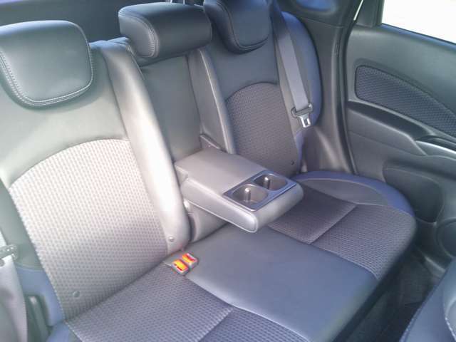 【据置払クレジット】お支払い回数は、初度登録から8年以内となる回数まで設定が可能です設定可能な据置額は車両、お支払い回数によって異なります詳しくはカーライフアドバイザーまでお問い合わせください