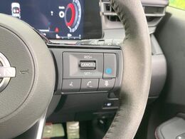 【プロパイロット】高速道路での長距離走行が楽に！！渋滞時と巡回走行のシーンで、アクセル・ブレーキ・ステアリングを自動で制御し、長距離運転の負担を軽減してくれます♪