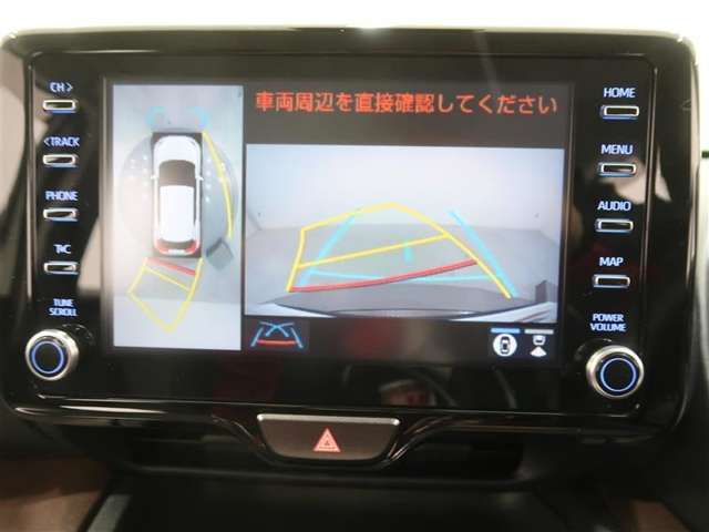 全方位カメラ付きで車庫入れもらくらくです。