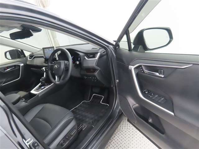 【禁煙車の定義】当店の定義・・・☆タバコ臭くない事☆コゲがない事☆灰皿等の喫煙器具が未使用の事　以上3項目をクリアした場合【禁煙車】と表示します。（現状を表しています。過去の事は、断定できません。）