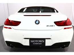 BMWクーペモデル特有の流れるようなボディラインに、スポーティなプロポーションを生み出すエクステリアデザイン