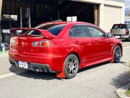 中古車には保証をお付けすることが可能です(対象車に限る)。万が一の場合もお近くの整備工場で修理が可能な為、大変ご好評をいただいております。お気軽にお問い合わせください。