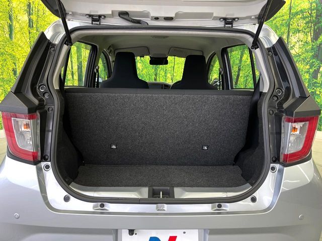 普段のお買い物や通勤、送迎等に十分な荷室スペースを確保しております。セカンドシートを倒すと、大きな荷物の積載も可能です♪