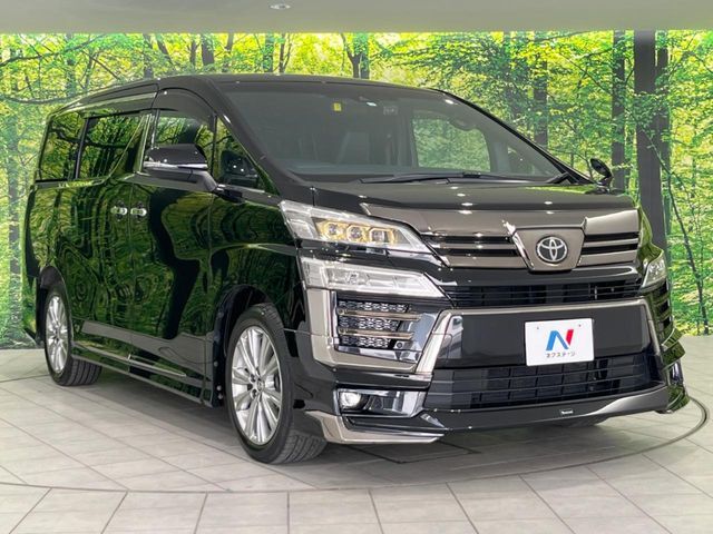 大好評のボディコーティング「弾スプラッシュコート」もご納車までに施工可能。通常のガラスコートと異なる、耐久年数6年の無機質ガラスコーティングが、ボディをキレイな状態に保ってくれます。