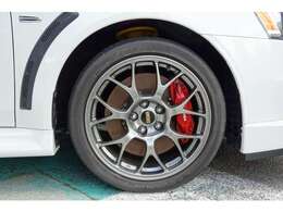 BBS社製鍛造アルミホイール　タイヤサイズ245/40R18インチ