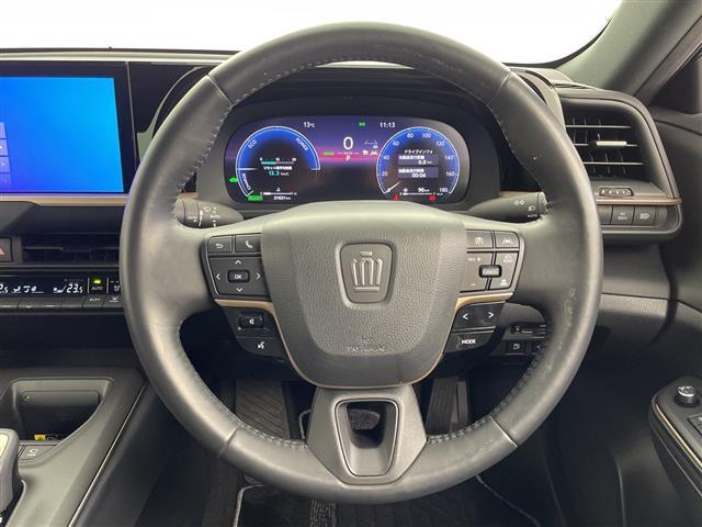 【ステアリング】軽い力で扱いやすいハンドルです。目立つ傷やスレなどなく綺麗な状態です！除菌プランいれていただくとさらに快適に！清潔なお車はお子様にも安心ですね！