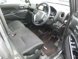 運転席の画像です。