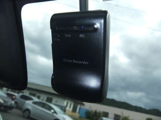 万が一の際も安心のドライブレコーダー装備！