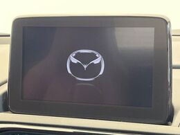 【メーカー純正ナビ】インテリアに溶け込むスタイリッシュな「専用設計」メーカーナビを装備♪視認性や操作性など基本性能にも優れ、より上質なカーライフをお楽しみいただけます。
