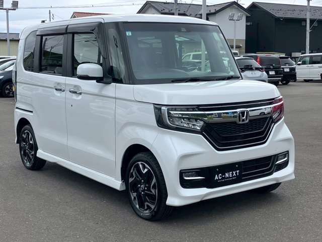 働いているスタッフは、中古車販売に携わってきたスタッフばかりなので車の知識やアドバイスはお任せください。「買ってよかった」「乗って楽しい」と思える一台のご提供をお約束します！