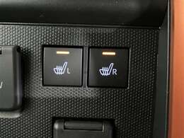 運転席、助手席シートヒーター付きで冬場もポカポカ