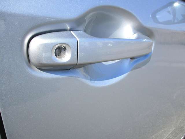 運転席外側のドアです。